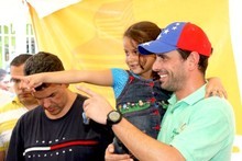 Capriles: La única forma de combatir la corrupción es cambia...