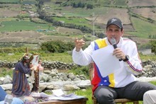 Capriles: El pueblo está padeciendo una economía de guerra