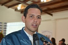 Carlos García: Gobierno desconoce el voto popular al promove...