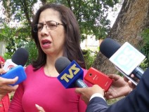 Betsy Bustos: Medidas anunciadas por Maduro no corrigen las ...