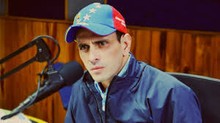 Capriles: "Los cerros no van a bajar, hay que subir a b...