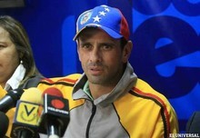 Capriles: "Cada día hay más generales metidos en el man...