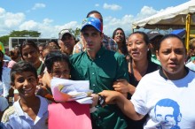 Capriles: Cada vez son más los seguidores del gobierno que s...