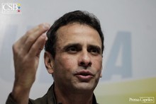 Capriles: El domingo hay que marcar tres veces sí por Venezu...