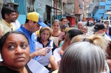 Capriles: Crisis está golpeando el salario de los docentes