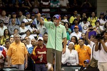 Capriles emplazó al Gobierno y al CNE a que digan si eleccio...