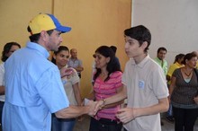 Capriles: Los venezolanos tienen que despertar ante la crisi...