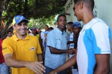 Capriles: "Tenemos que elegir diputados comprometidos c...