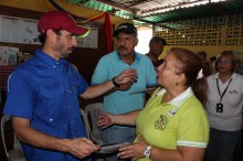 Capriles exhortó al gobierno a ocuparse de recuperación de e...
