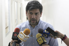 MUD exige que cese el hostigamiento contra Carlos Ocariz 