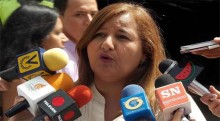 Dinorah Figuera critica al gobierno por rechazar ayuda human...