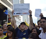 José Manuel Olivares: Seguimos en la calle defendiendo el de...