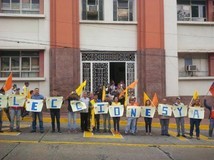 Conrado Pérez Linares protestó frente a gobernación de Truji...