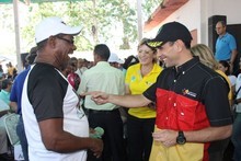 Capriles: Dificultades que estamos viviendo deben darnos más...