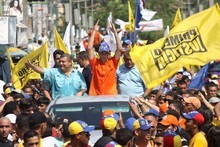 Capriles: Si no queremos que el país toque fondo, debemos sa...