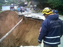 Gobierno de Miranda inspeccionó colapso vial en Tipiripire