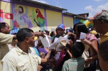 Capriles: “Gobierno quiere mandar a la quiebra a centros com...