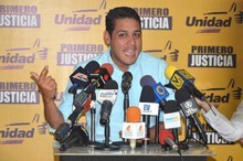 José Manuel Olivares recibe el respaldo de AD en el estado V...