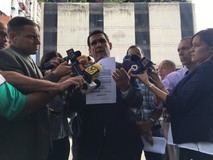 Juan Miguel Matheus y José Guerra denuncian al Defensor y Co...