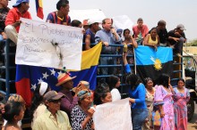 Indígenas acompañan a Juan Pablo Guanipa al CNE para exigir ...