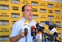 Julio Borges: El Gobierno castiga a los venezolanos en lugar...