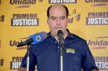 Julio Borges: Un Gobierno que lanza un autogolpe al decretar...