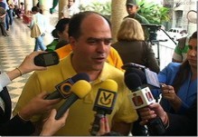 Julio Borges: Hay que seguir protestando para ver si el gobi...