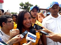 Marialbert Barrios: Ser mujer en Venezuela es sinónimo de lu...