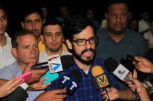 Miguel Pizarro: “Con la recaudación de impuestos se puede pa...