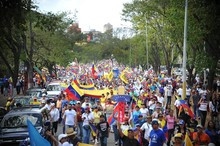 Multitudinaria marcha ciudadana acompañó a los jóvenes guaya...