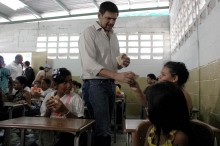 Carlos Ocariz inició plan "Vacaciones en mi Escuela&quo...