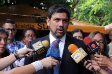 Carlos Ocariz entregó mercados repotenciados en Boleita y la...