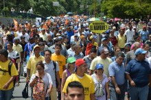 Julio Borges: Los venezolanos quieren votar en el Revocatori...
