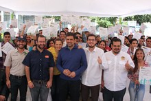 Carlos Ocariz: Más de 400 profesionales han salido de las en...