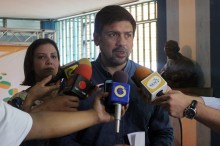 Carlos Ocariz: Con docentes motivados se pueden enfrentar di...
