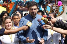 Carlos Ocariz: “Los niños merecen alegría y vivir la Navidad...