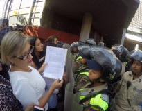 Diputadas acudieron al CNE para exigir fecha de recolección ...