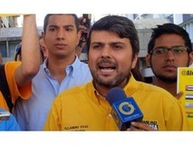 Alejandro Vivas: Este atentado contra la Constitución nos ob...