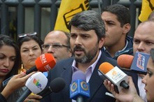 Alejandro Vivas: Principales Partidos de la MUD rechazan ANC...