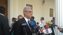 Alfonso Marquina: El Gobierno sigue hipotecando al país a tr...