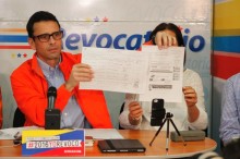 Capriles: Vamos a sortear este nuevo obstáculo que han puest...