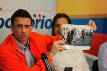 Capriles: ¿Quién le dio el derecho a la señora Lucena de exc...