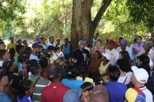 Capriles: El gobierno destruyó la producción nacional