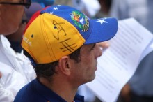 Capriles: La radicalización del gobierno es para tratar de o...