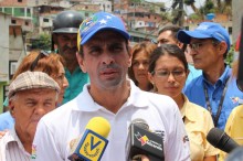 Capriles estuvo sitiado más de cuatro horas en Aeropuerto de...