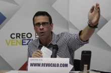 Capriles: El país movilizado tiene que imponer el revocatori...