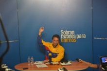 Capriles: El Gobierno quiere que pisemos el peine, no podemo...