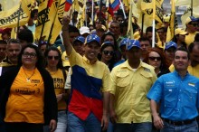 Carlos García juramentó 86 comandos parroquiales por el revo...