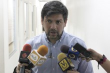 Carlos Ocariz: Beneficiamos a vecinos de Mariches con propie...