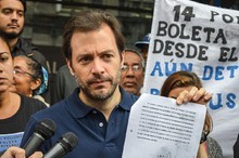Ramón Muchacho protestó junto a familiares de los PoliChacao...
